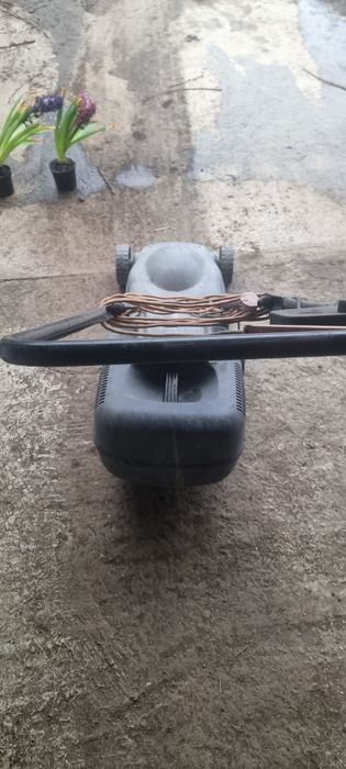 Mașină de tuns gazonul electrice