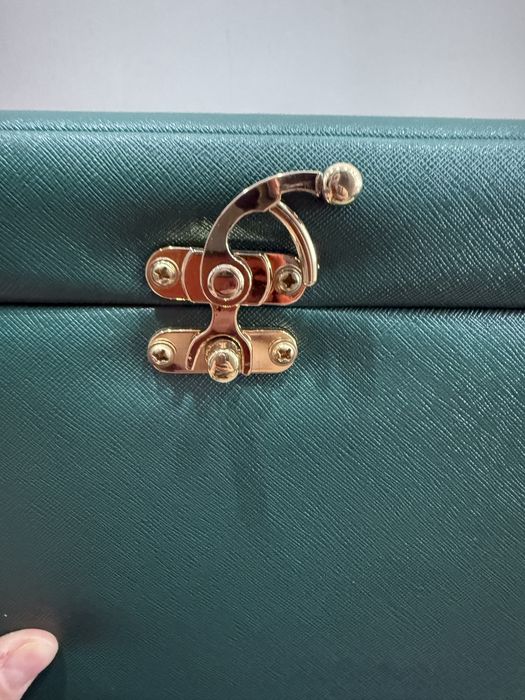 Подарочная коробка