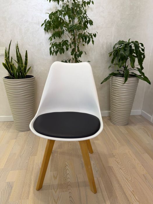 4 Стула б/у по 10000 тенге