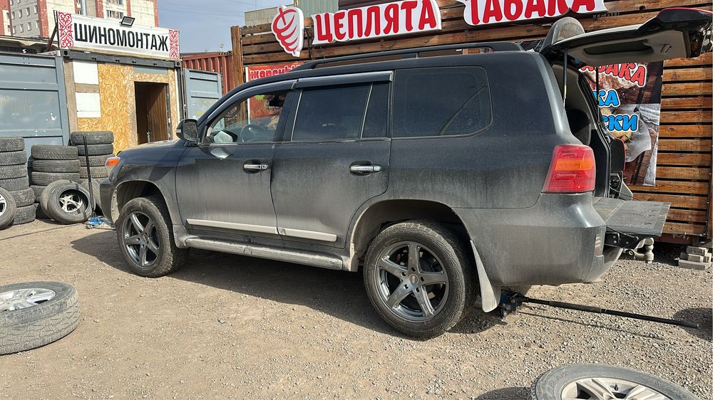 Шины с дисками на lc200, производства OZ