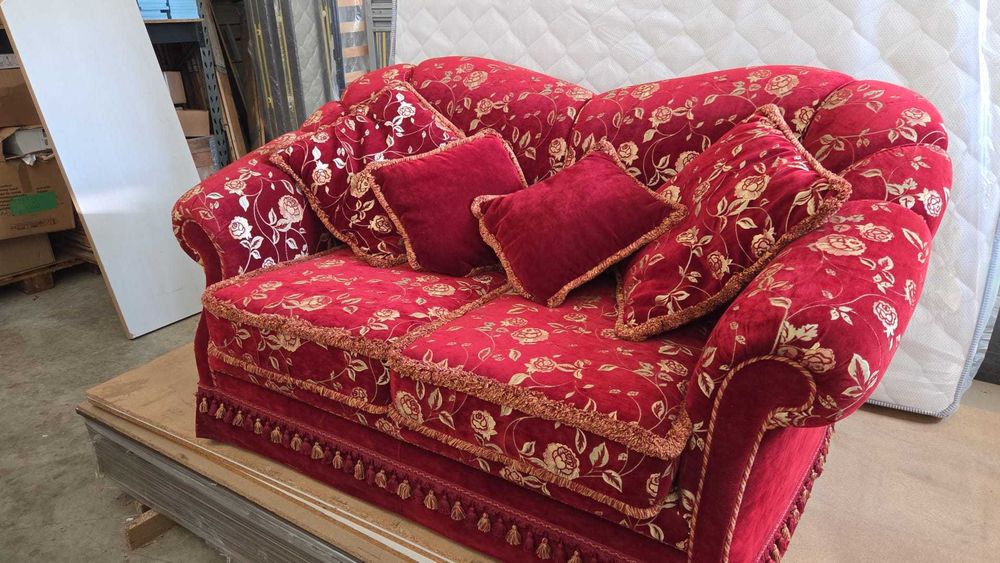 Canapea  Living – Made in Italy – catifea roșie – stil clasic italian