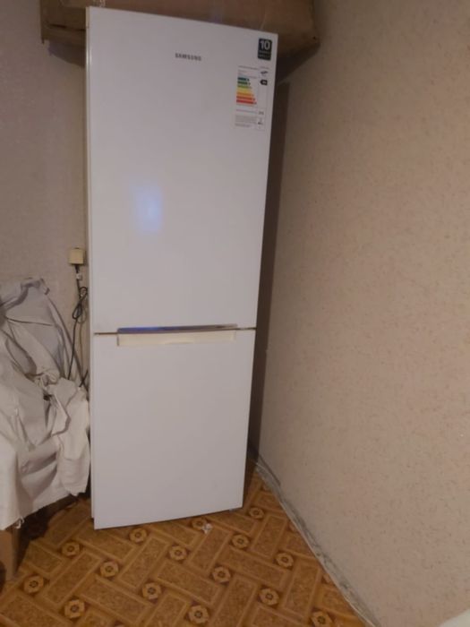 Холодильник Samsung