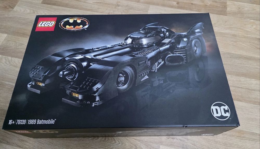 Lego Batman Batmobile 76139 retired rare