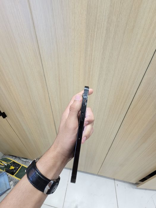 Iphone 14 pro max qora