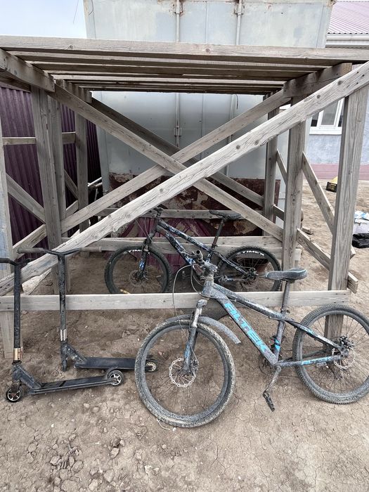 Велесипед и сомакат железный