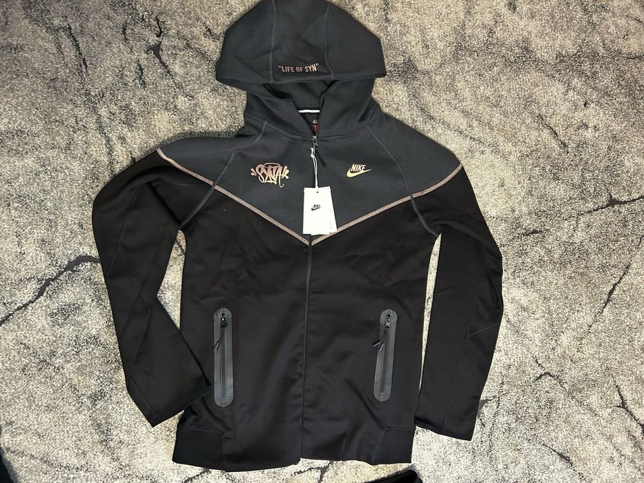 Nike tech x syna world TOP! Marimi (S, M, L, XL)