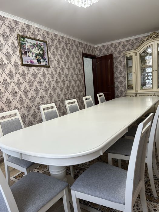 Стол со стульями за 250 000 тг