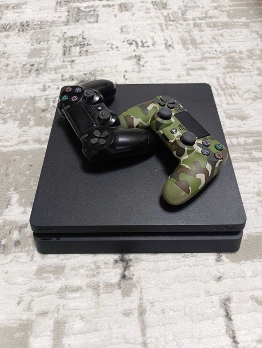 PlayStation 4 (PS4)