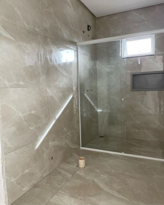 Кафельщик. Укладка кафелья