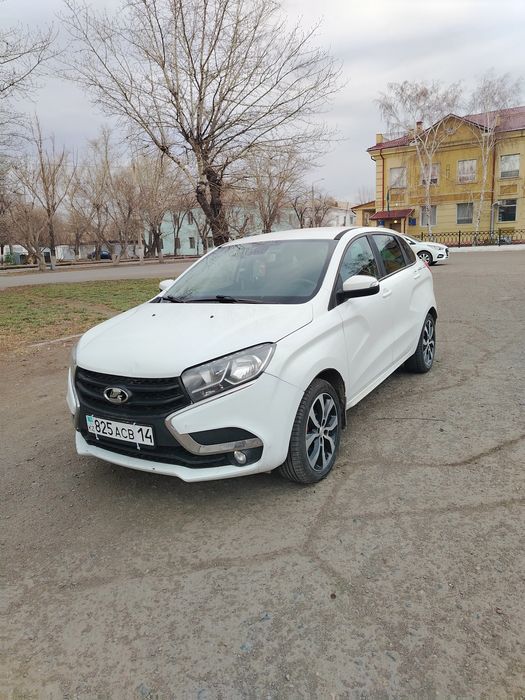 Продам машину . лада иксрей 2017 года .