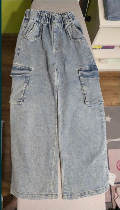 Отдам пакет вещей на девочку