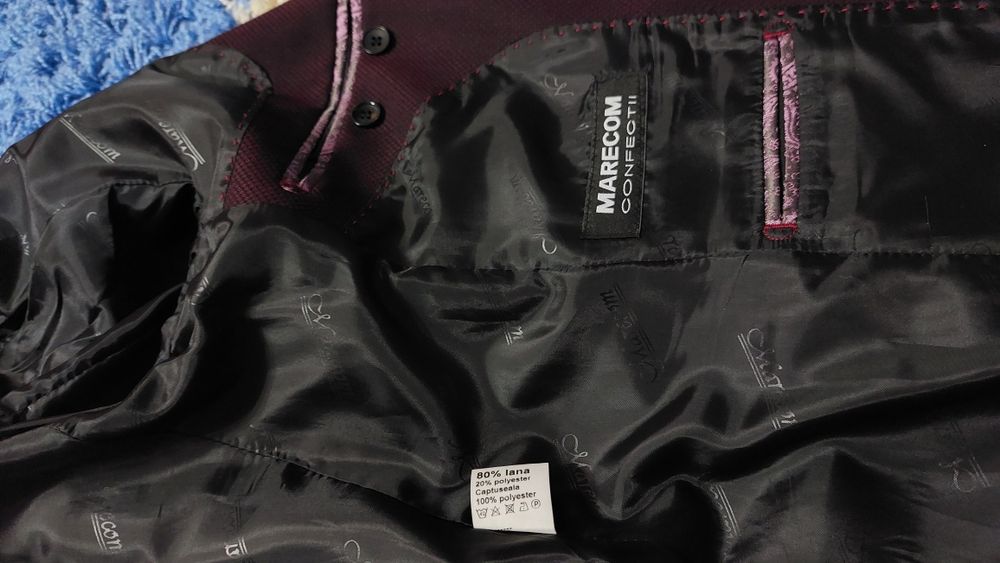 Costum barbatesc marimea 48 talia 0 / slim fit 80 % lana 20 % polies