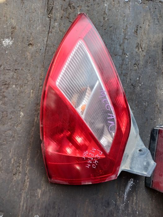 Фонарь Рено Меган в оригинале