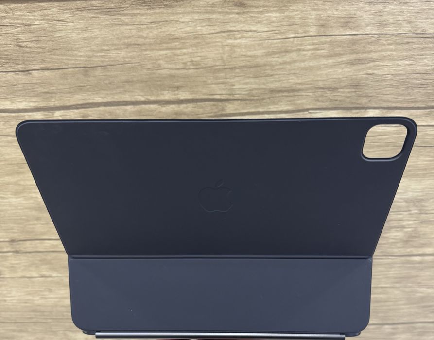 Prodam idyal Apple MagicKeyboard  13 M4 M5