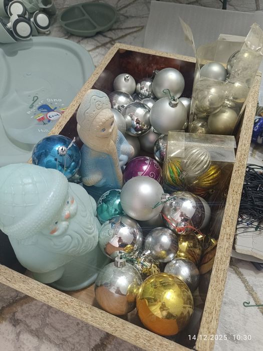 Продаётся новогодняя ёлка