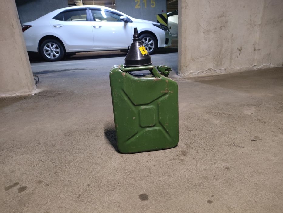 Продается конистра советский железная