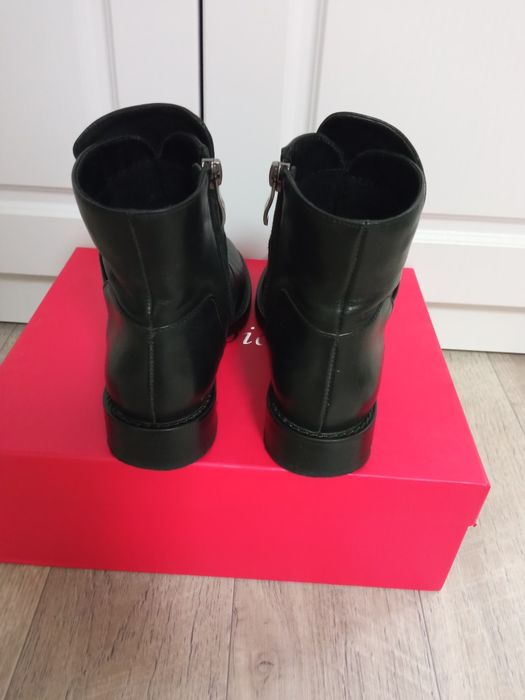Ботинки женские, кожаные.