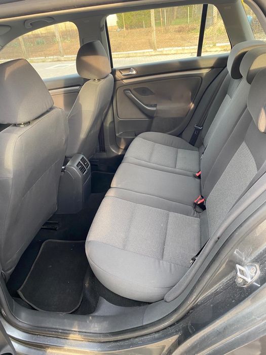 VW Golf 5 Variant 1.9 TDI 105cp – climatronic, încălzire scaune, fiabil