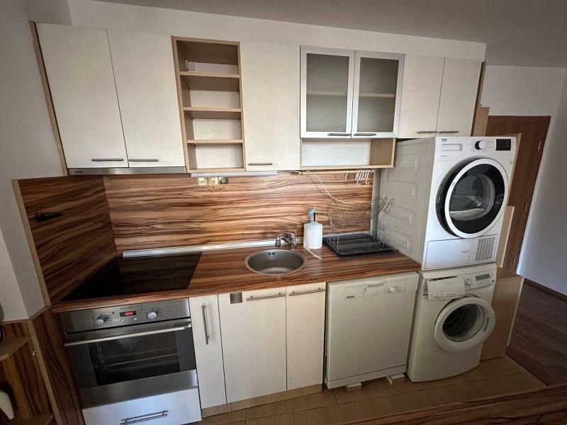 Дава се под наем Тристаен апартамент в София, Студентски град - 107 кв.м за 746.64 € - Снимка #3