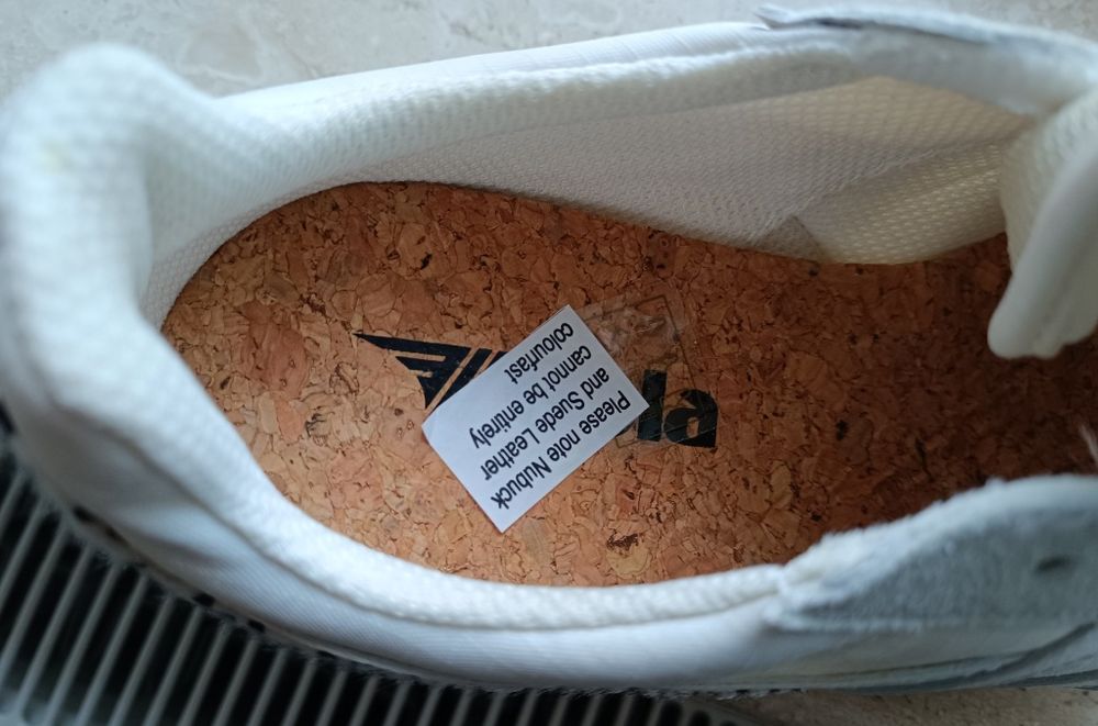 Vând pantofi sport noi Gola