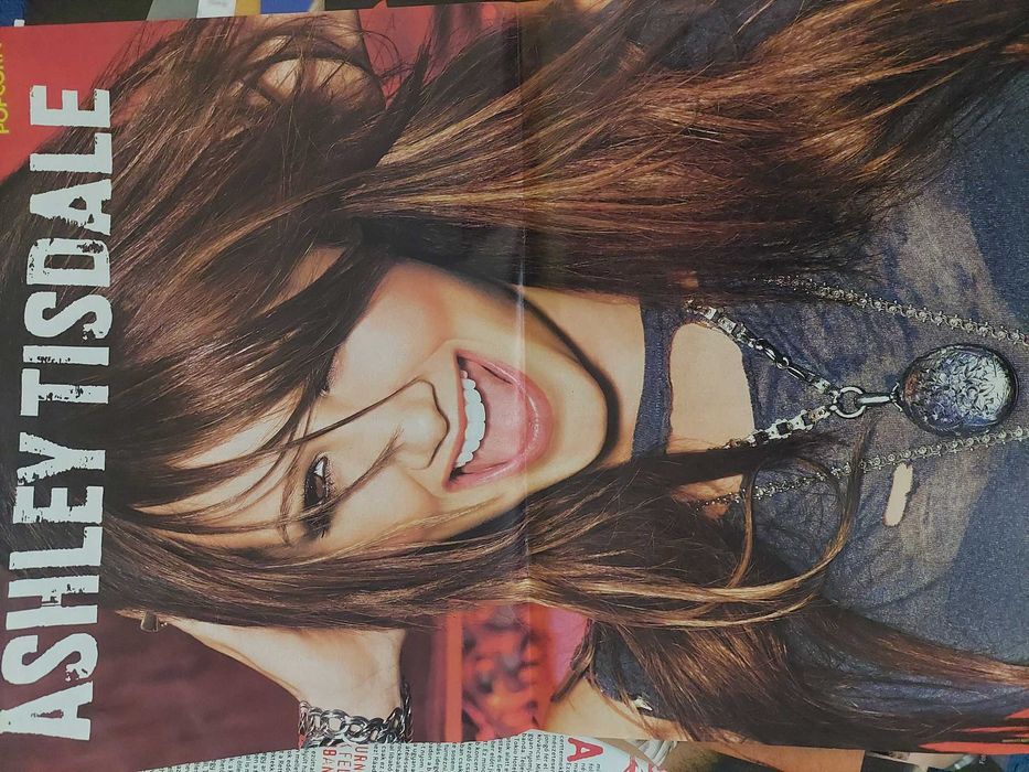 Poster DJ Layla/ Ashley tisdale