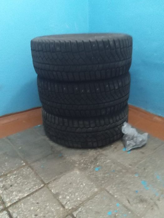 Продам 3 баллона на 17