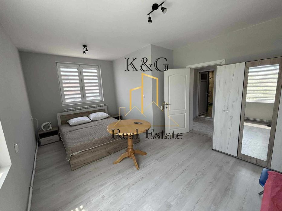 Етаж от кооперация след основен ремонт !