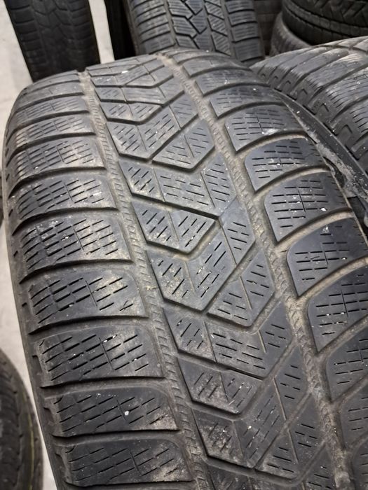 Anvelope second iarna 235 50 R20 Pirelli