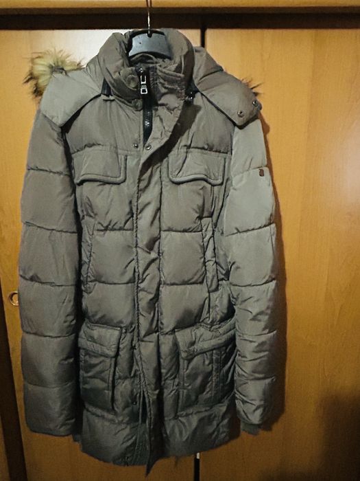 Geaca iarna Guess Marciano , marimea M