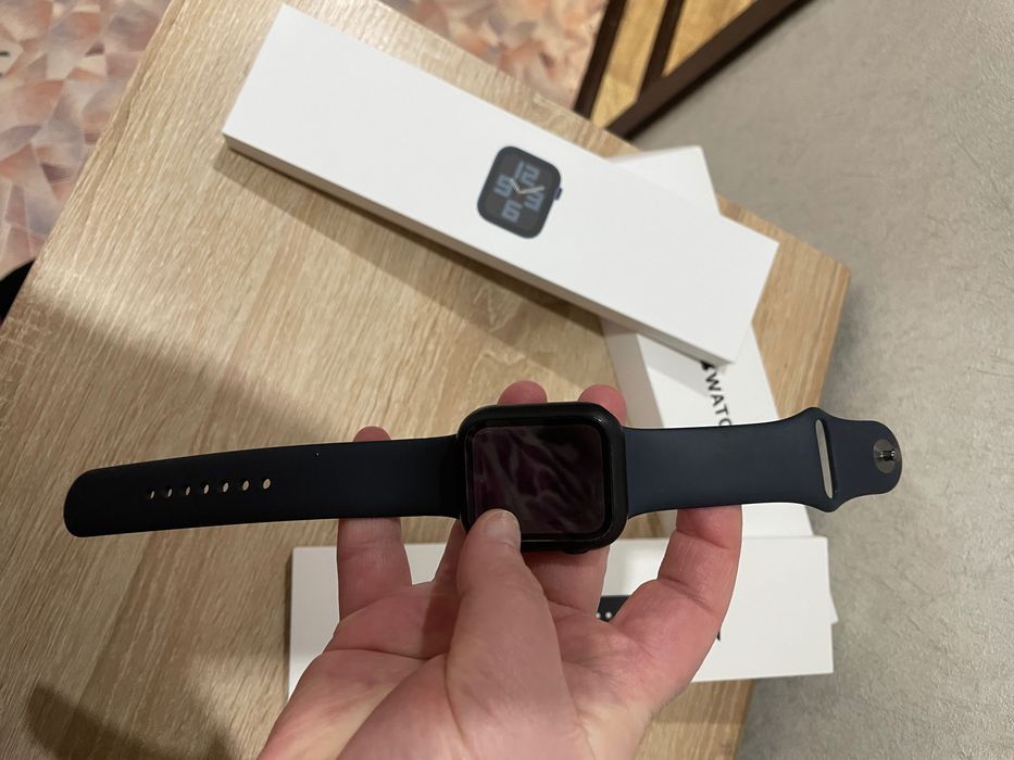 Смарт-часы Apple Watch SE GPS. 2 M/L 44 мм черный