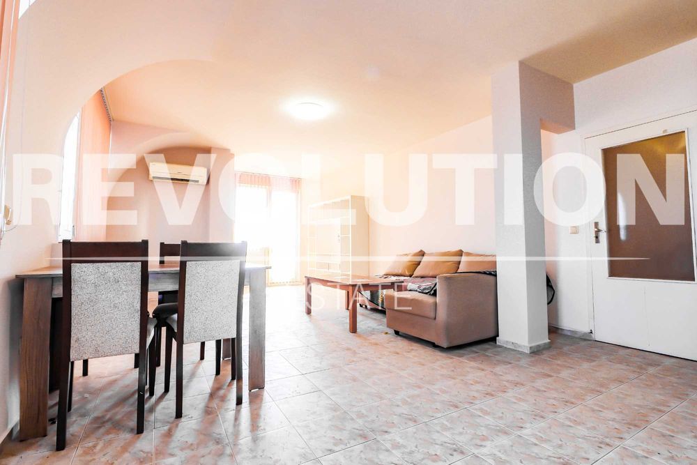 Дава се под наем Тристаен апартамент в Варна, Чайка - 135 кв.м за 625 € - Снимка #1