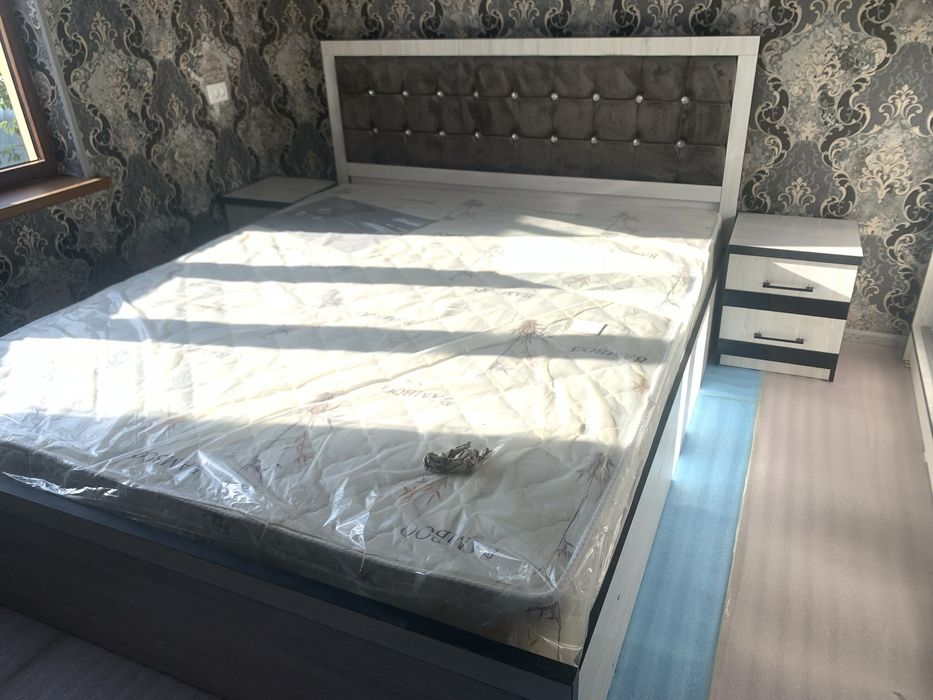 Двухспальный кровать