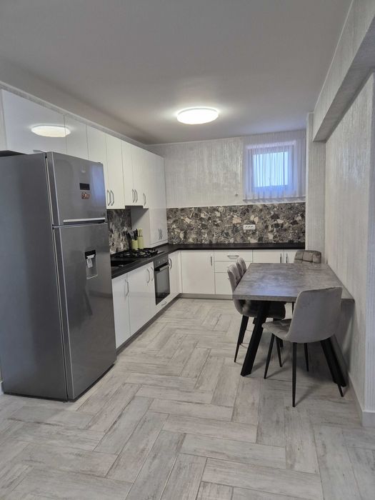 Apartament spațios de închiriat