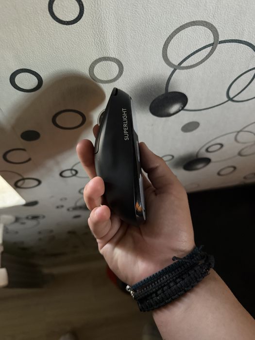Продавам logitech pro superlight