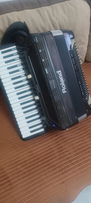 Vind acordeon roland fr 5