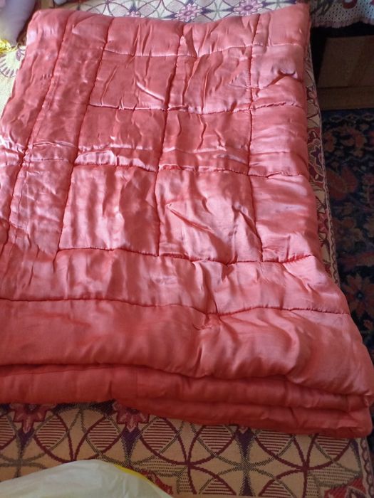 Покрывала одеяло подушки  матрас б/у