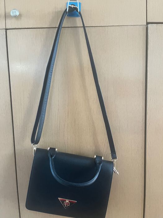 Дамска черна чанта