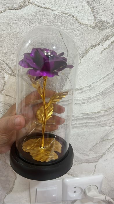 Роза в колбе  -Подарок
