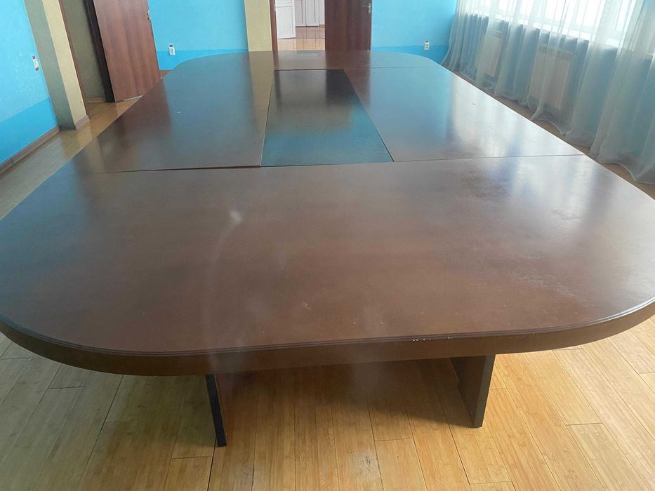 Срочно продам большой стол