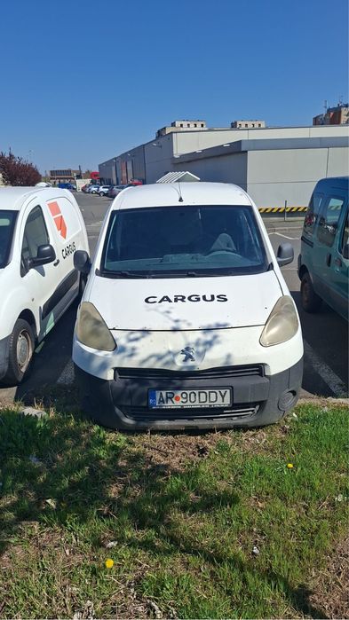 Vand Peugeot Partner MAXI anul 2013 euro 5 , 2 bucati !!!