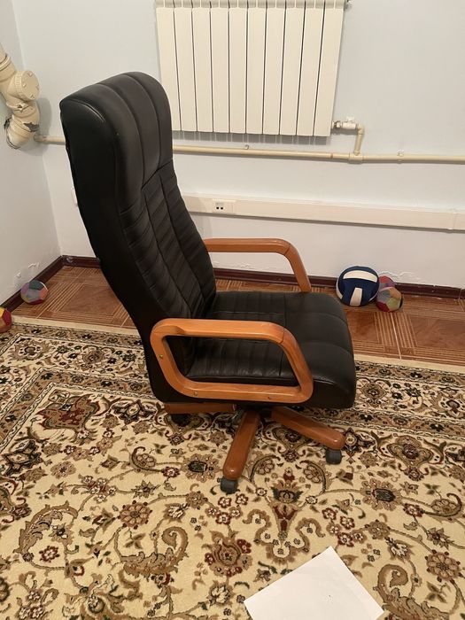 Кожанные кресло!!