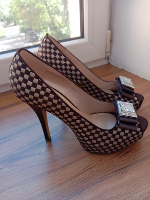 Продам новые туфли