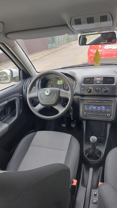 SKODA Fabia 2012 — imagine 2