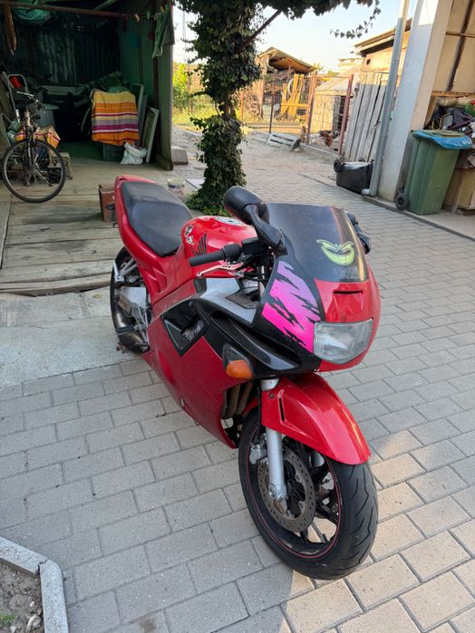 Dezmembrez Honda cbr600 f2