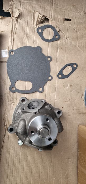 Pompa apa tractor fiat 250 și fiat 300 preț 550 lei se poate trimite p