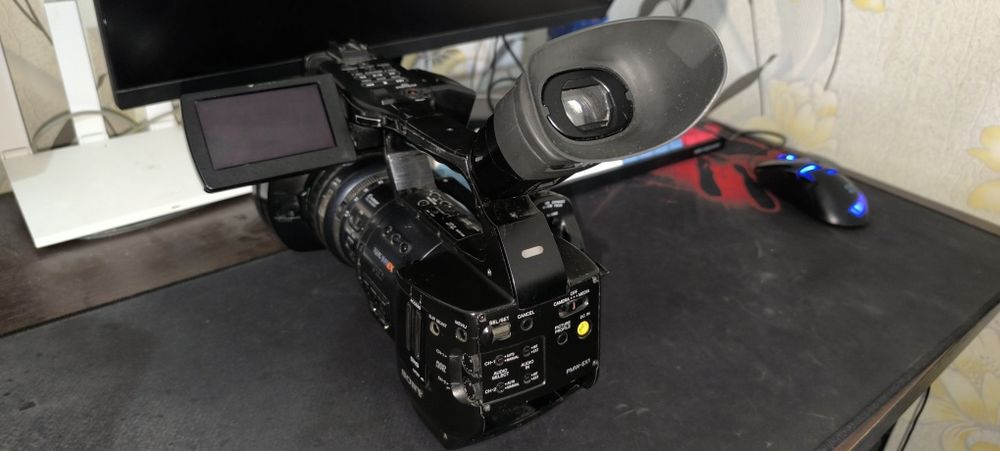 продаётся в/кам Sony NX1