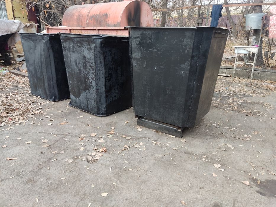 Продам мусорный бак б/у.