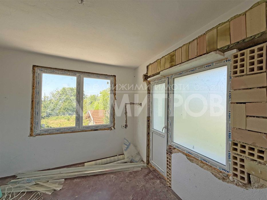 Продава се Къща в с. Стоян Михайловски, Област Шумен - 162 кв.м за 463 €/кв.м - Снимка #16