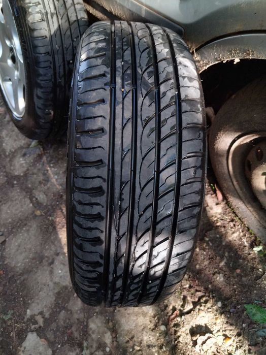 4 roti 205-55-16 vara + 4 roti de iarna.