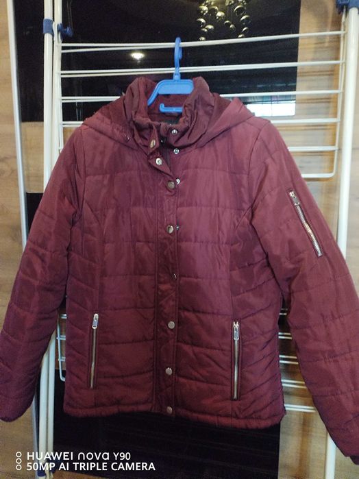 Дамско спортно яке